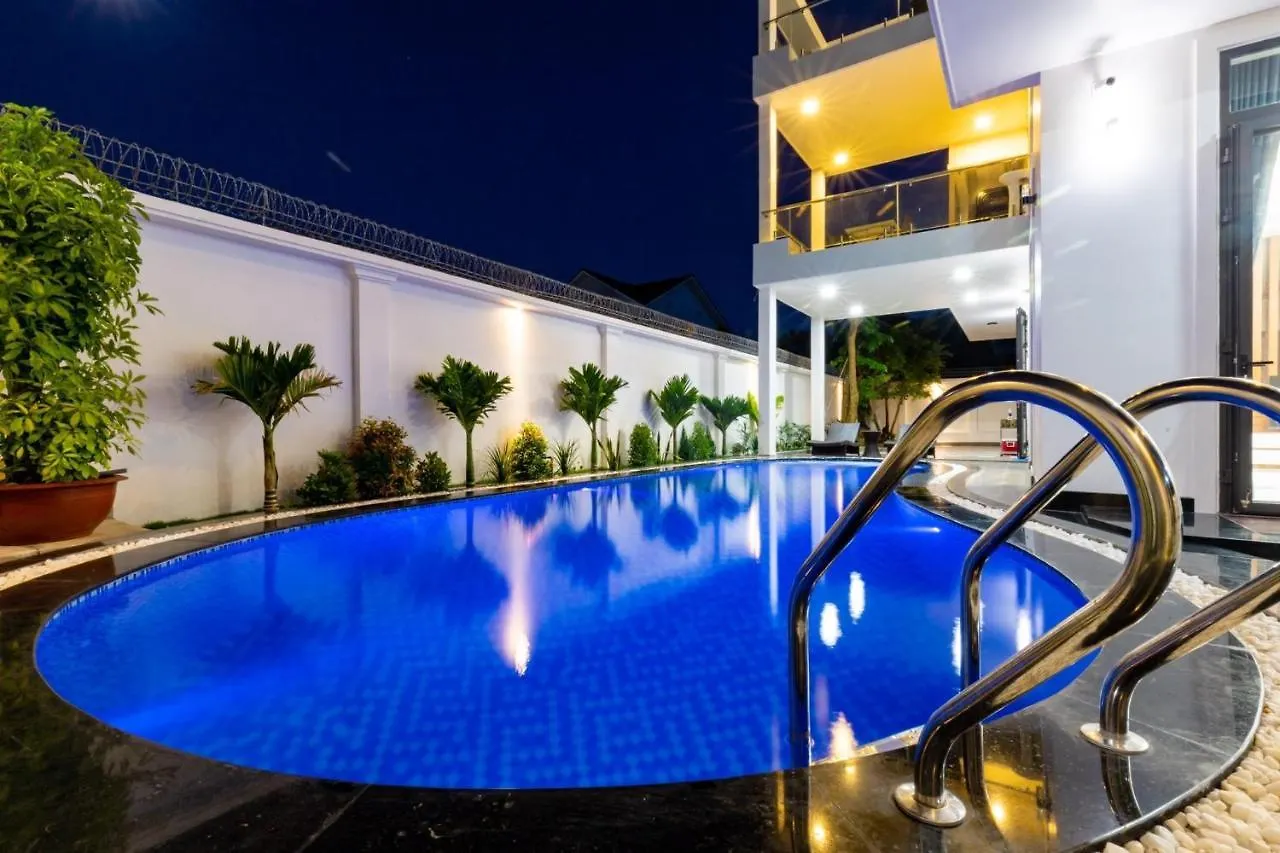 Palm Villa 29 - Villa Luxury 8Bedroom & Pool Near The Sea Vung Tau Vietnam