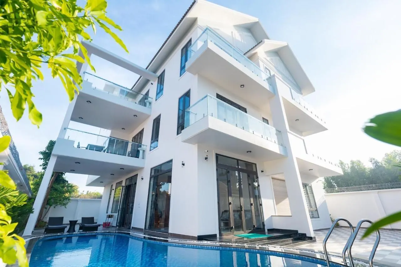 Palm Villa 29 - Villa Luxury 8Bedroom & Pool Near The Sea Vung Tau